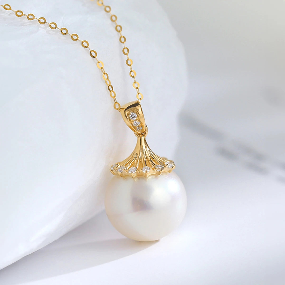 Pearl necklace 100% natural 18K gold timeless luxury