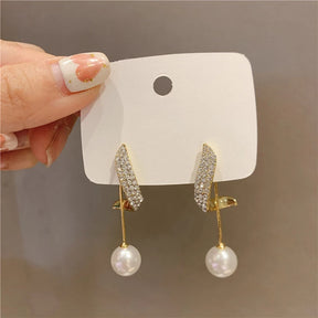 Classic and Elegant Dangle Earrings with Pearls